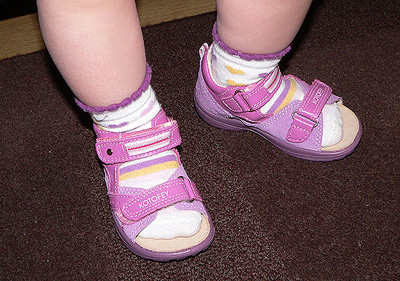 Обувь 22 и 24 размер.