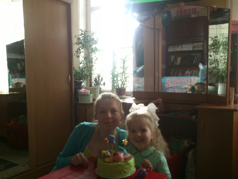 Полиночке три годика