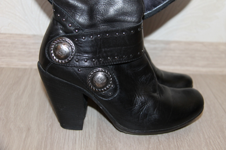 Немножко обуви БУ в хорошем состоянии!!!