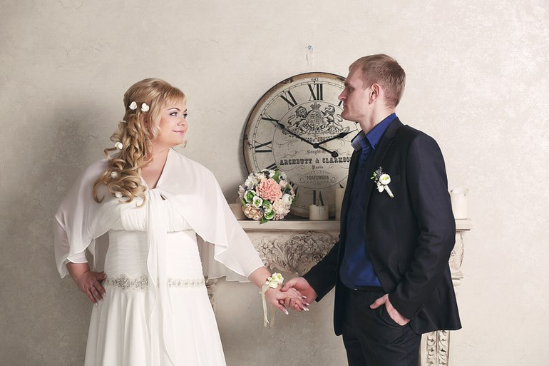 Свадебные цветы и аксессуары из легкой глины. Свадебный пример.