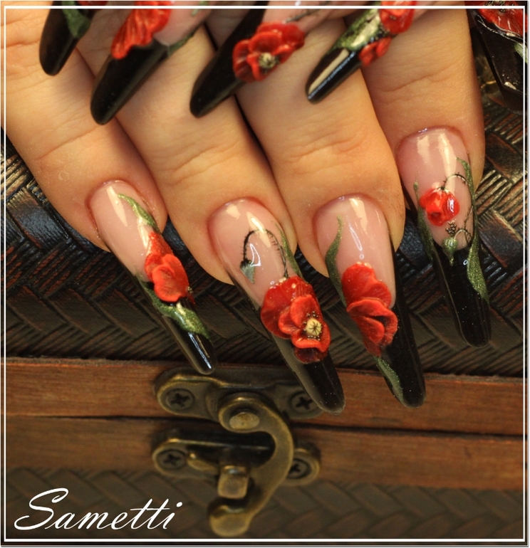 Маки на черном