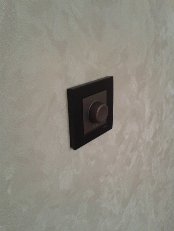 Закончили ремонт в комнате