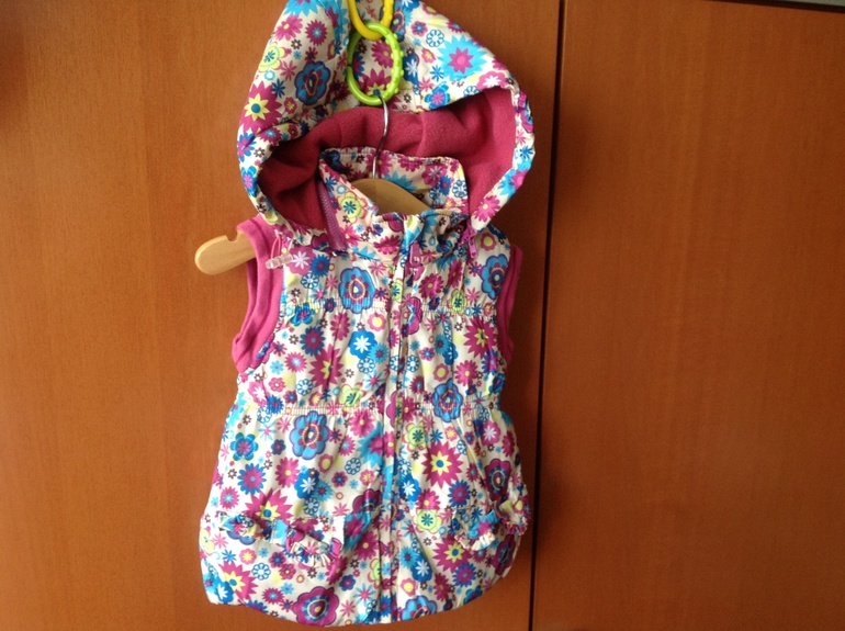 Демисезонные комплекты для девочек 92, 98 и мальчиков 86, 86...