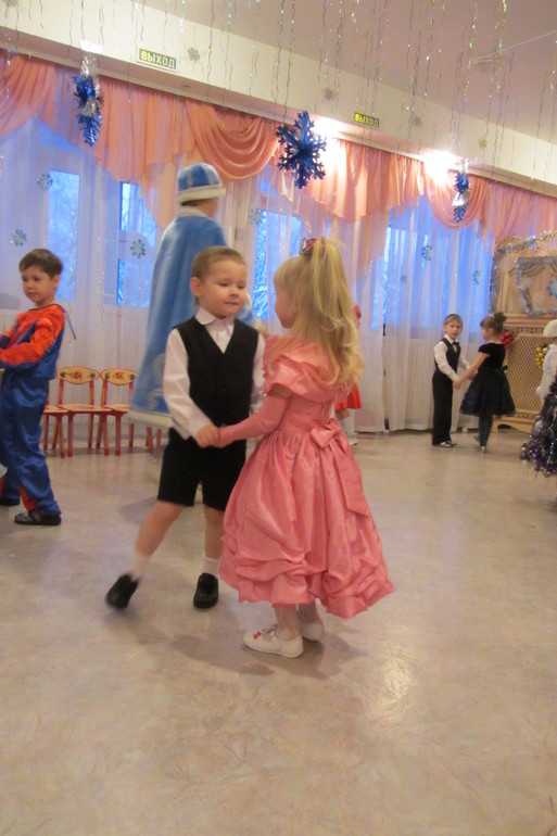 Наши Новогодний праздник в садике.....