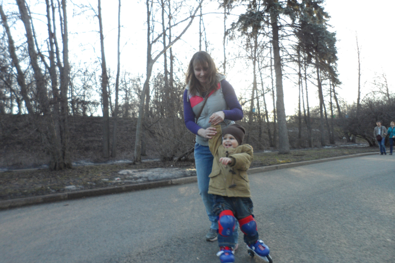 Коньки и ролики в 2,5 года