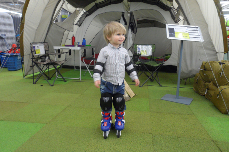 Коньки и ролики в 2,5 года