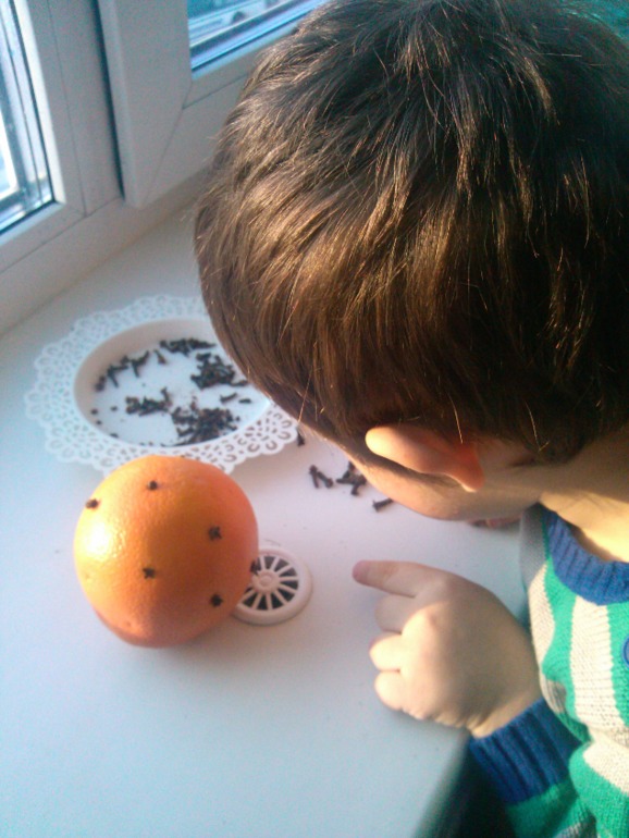 Скоро-скоро Новый год) А мы сегодня елочку нарядили!