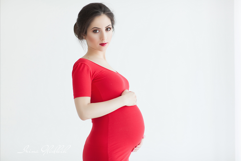 Кто сказал что съемка беременности должна быть ми-ми-ми?:)