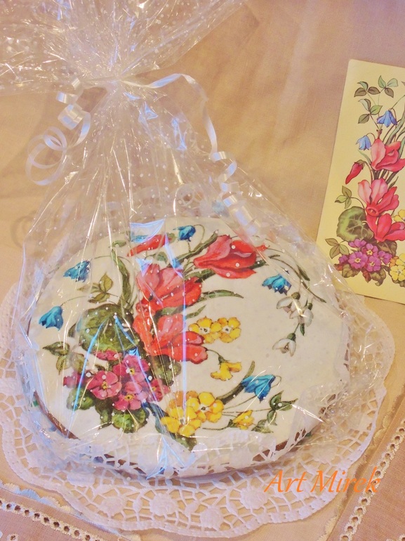 Цикламен, примулы и нежные подснежники...