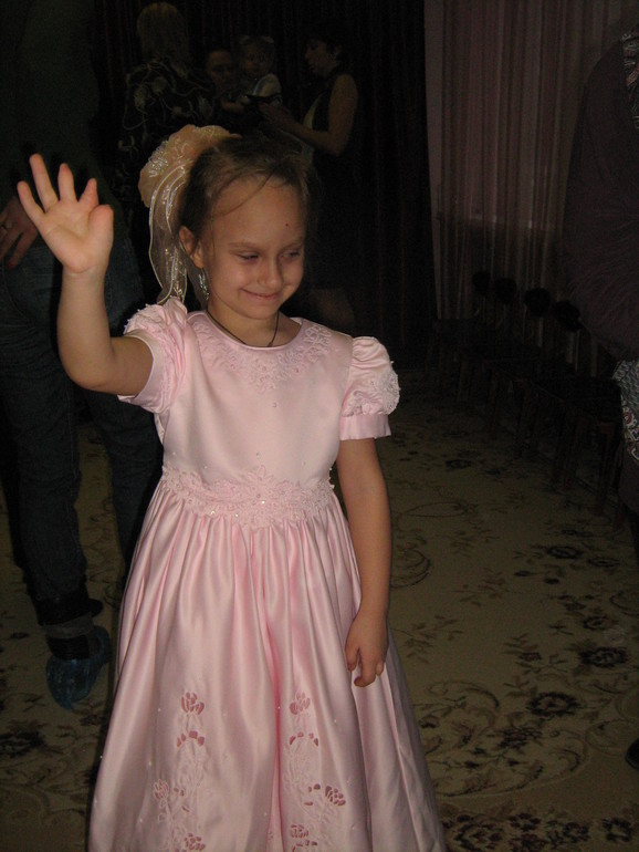 Вика на празднике