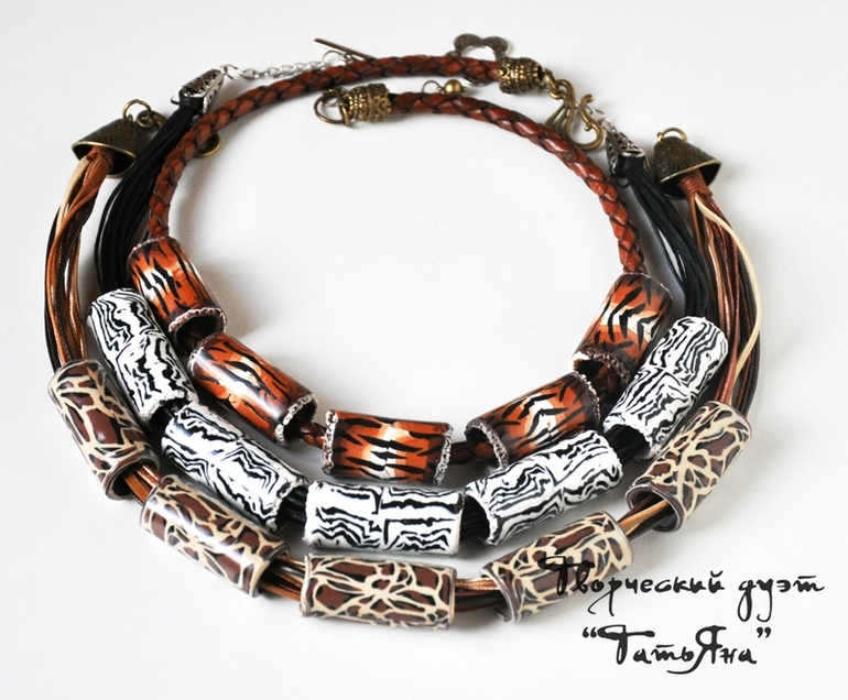 Новые работы. Бусы дикие животные. Зебра и Жираф.