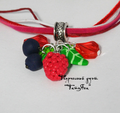 Заколочки и кулончик для девочек