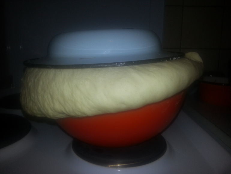 Пицца на Итальянском тесте.Очень вкусное.