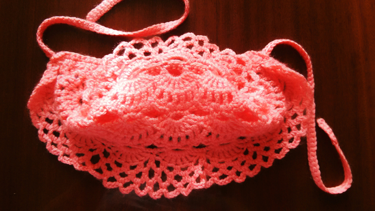 Плед и чепчик для новорождённой девочки.