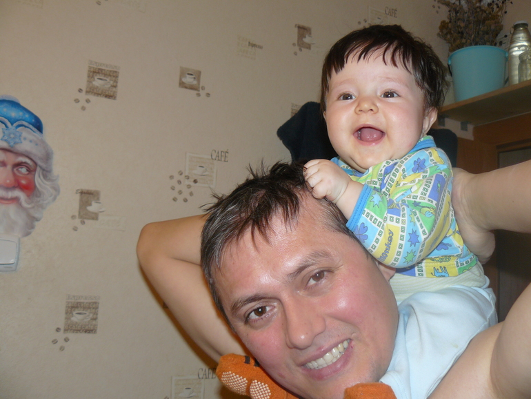 Нашему солнышку сегодня семь месяцев!!!