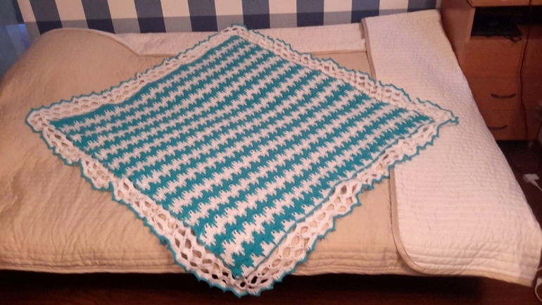 Пледы разные 3 штуки