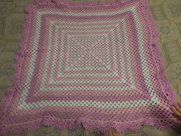 Пледы разные 3 штуки