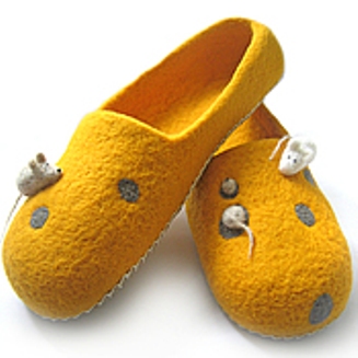 Тапки - обувь вне сезонов!