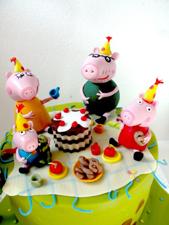 Свинка Пеппа и Праздничное свинство)))