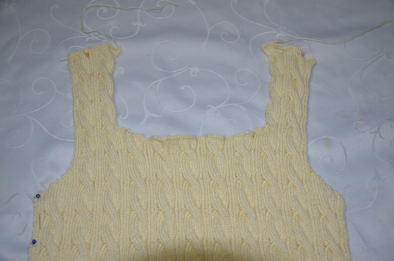 Джемпер с косами