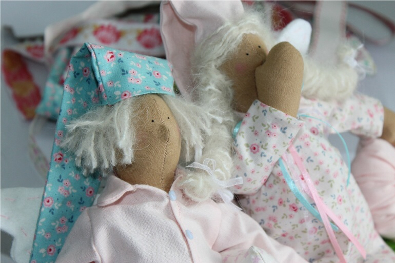 Сонные ангелы в поисках дома))