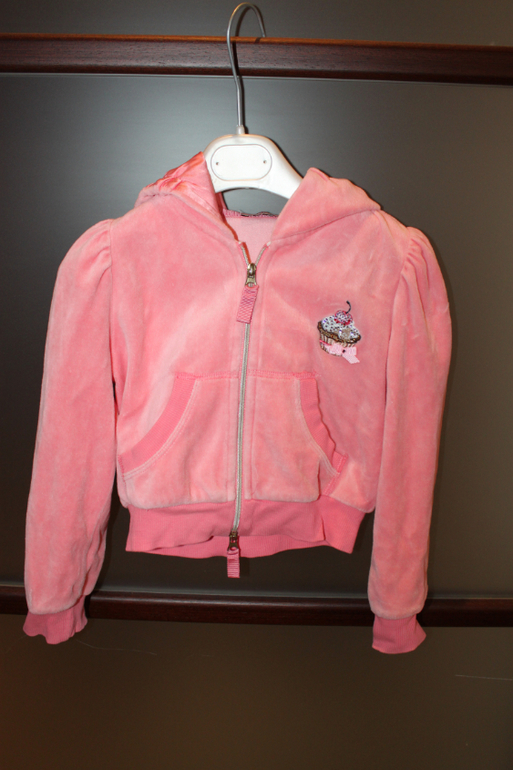 Продам костюмчик Monnalisa 36мес - 1500 руб.