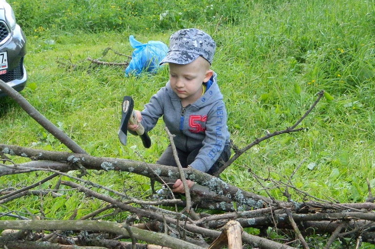 Первый "поход" всей семьей