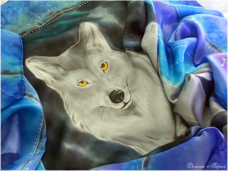 Шелковый платок "Волчица".