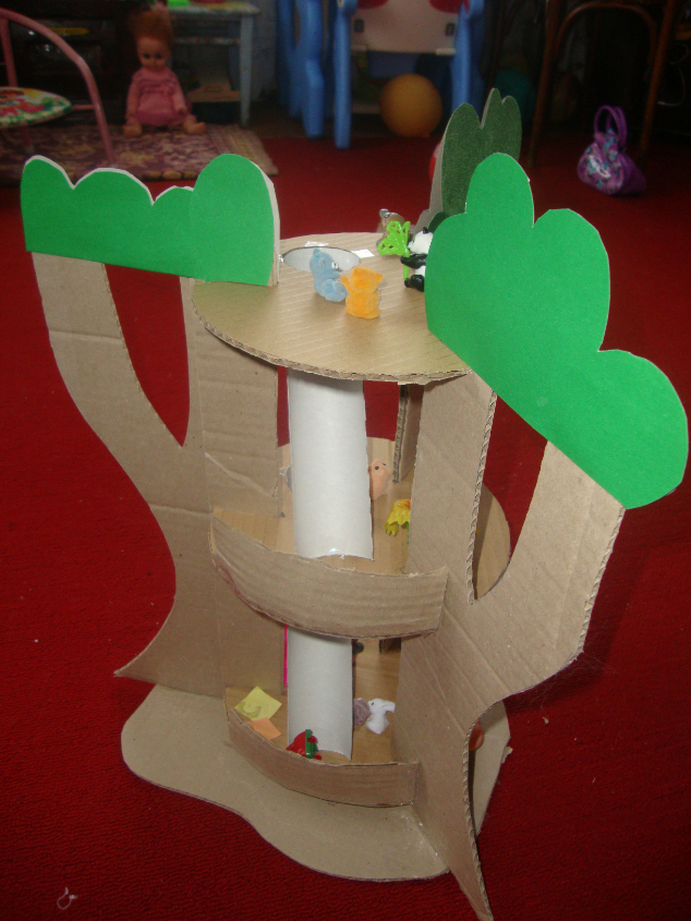 Дом на дереве. Картон