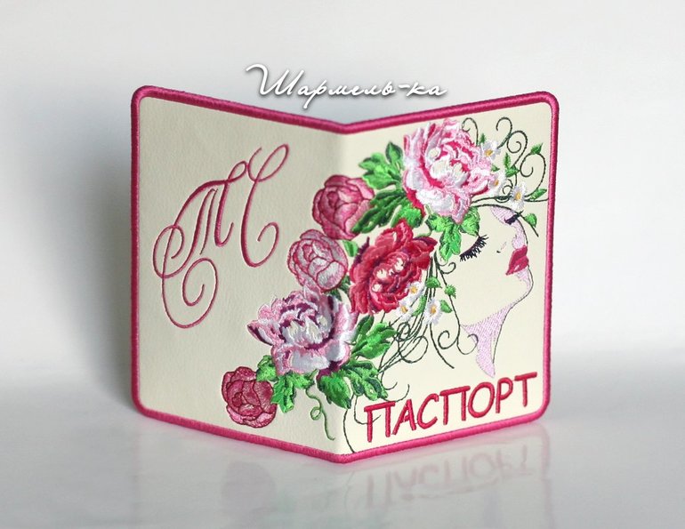 Вышитая обложка на паспорт "Искушение. Пионы"