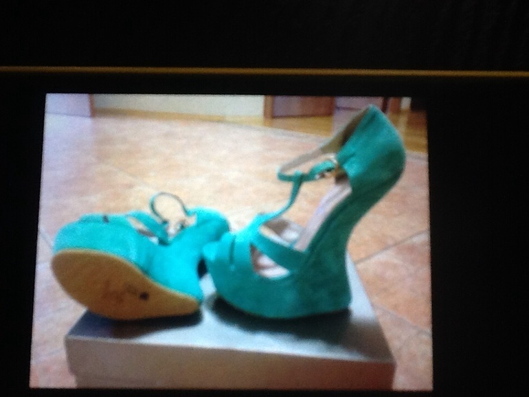 Босоножки для золушки. Размер 36. Цена 5500.