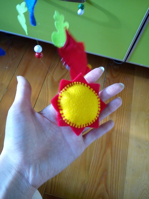 Мобиль из фетра