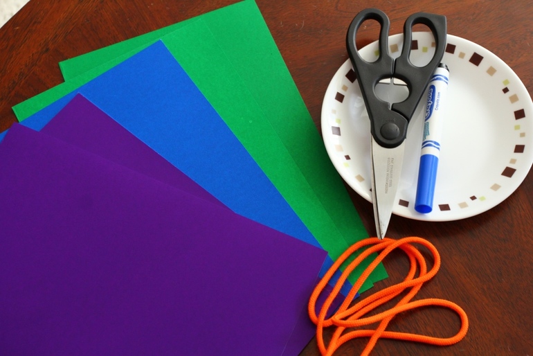 Книга о водных обитателях из картона