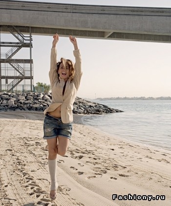 Красавица, умница и вообще приятная во всех отношениях девушка)...