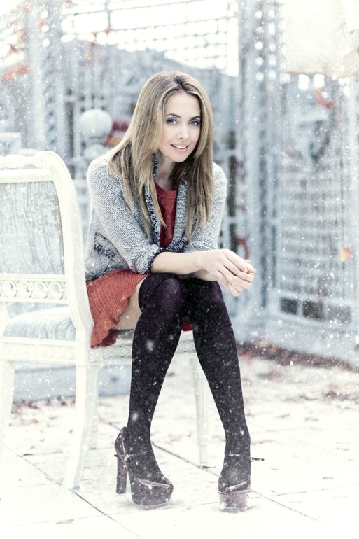 Красавица, умница и вообще приятная во всех отношениях девушка)...