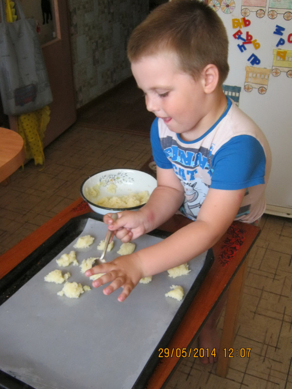 Фруктовое мороженное и печенье "Камушки" (готовим вместе с ребенком)