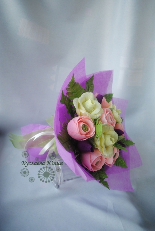 Ручной с английскими розами.