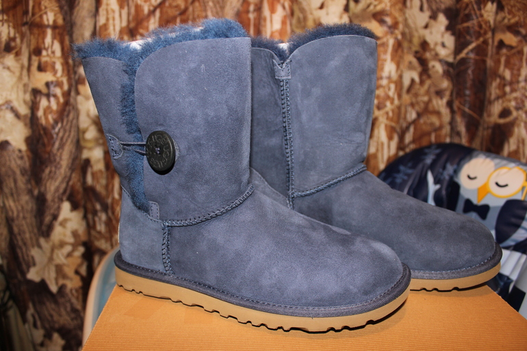 продам UGG Womens Bailey Button Navy новые