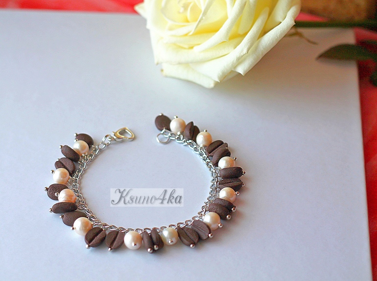 И я туда же)  Браслеты и закладочка...