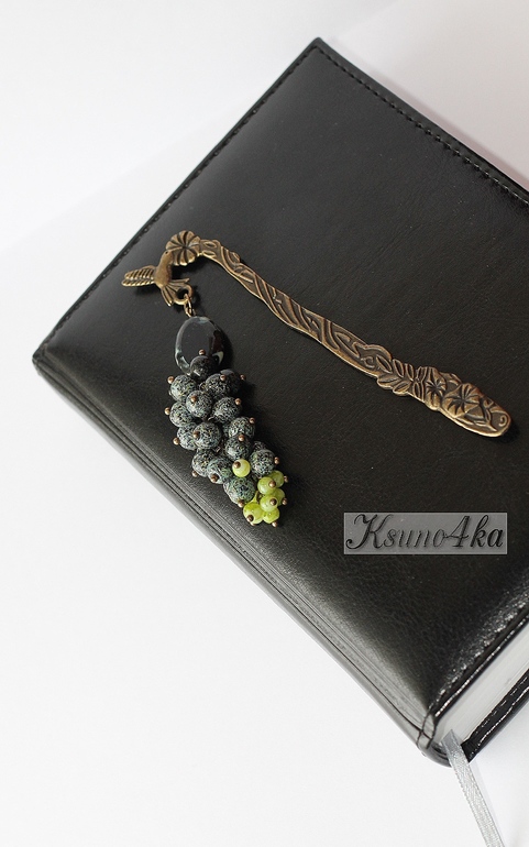 И я туда же)  Браслеты и закладочка...