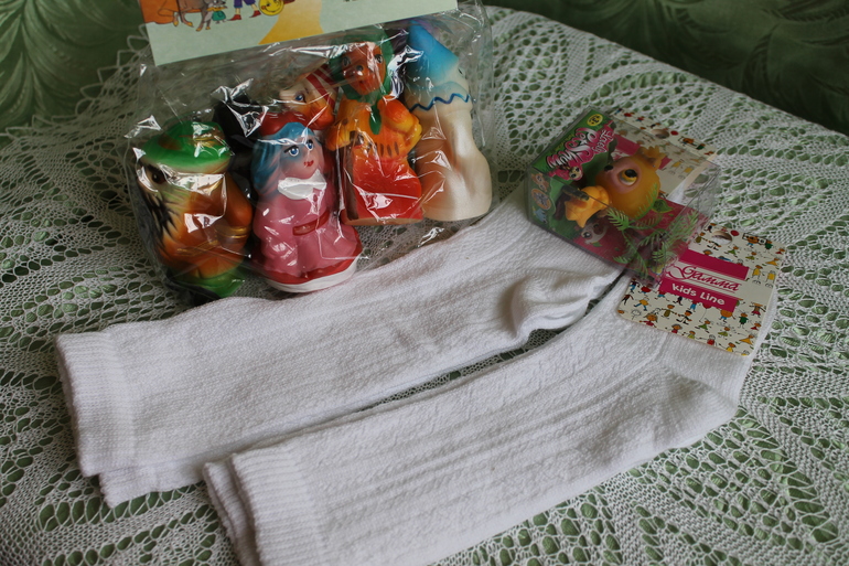 А мы тоже с подарками!!!