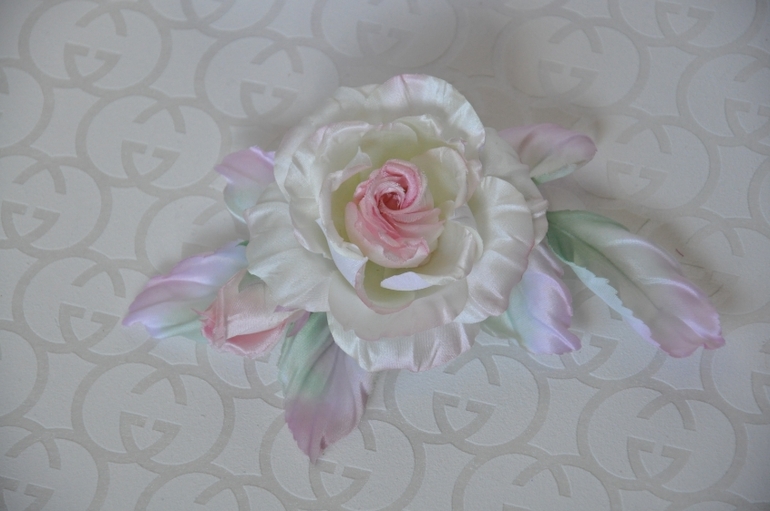 Цветы из шелка..еще парочка работ  и фото невесты