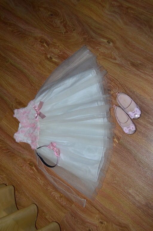 Праздничное платье для девочки. 1300р.