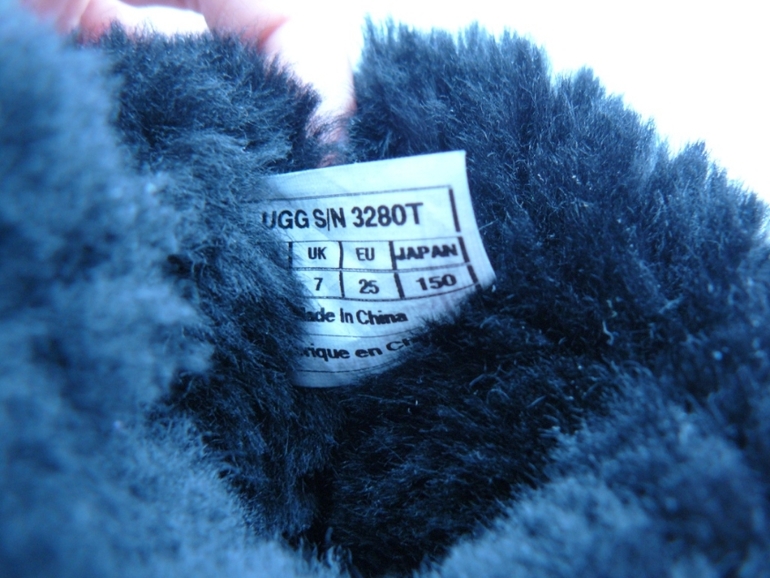 Ugg Оригинал р 25 Цена 2000!!! Почта за мой счет!!!