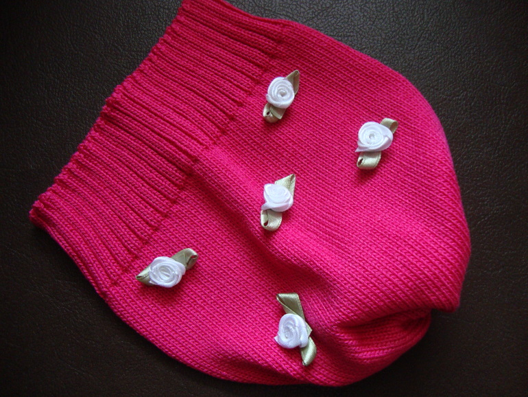 Весенние шапочки из хлопка.