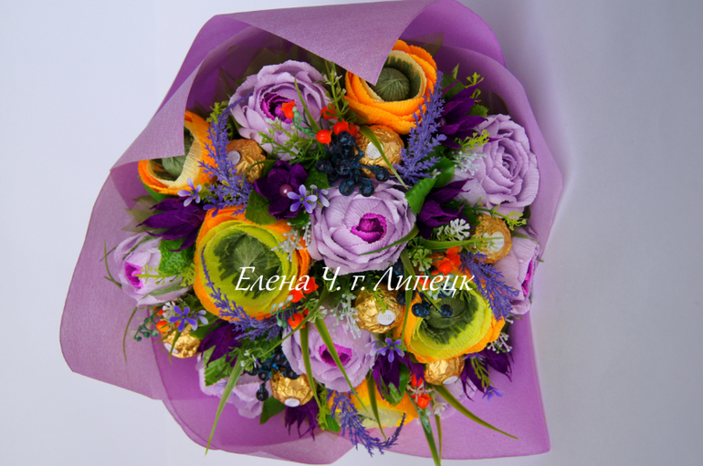 пара букетов