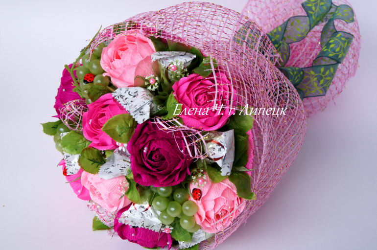 пара букетов