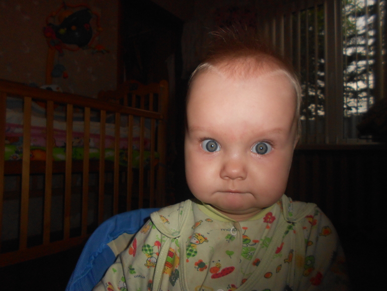 Ура у нас наконец то вылез зубик! 27.06.2014г. нам 8 месяцев.