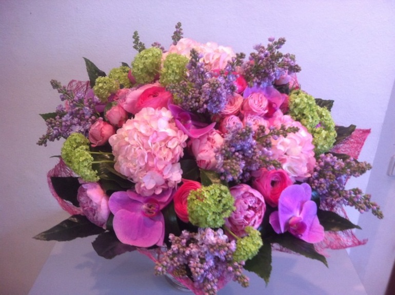 Доставка букетов, оформление торжеств, цветы