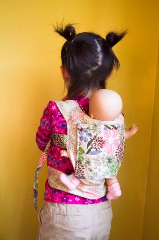 Маленькие "слинго-родители"